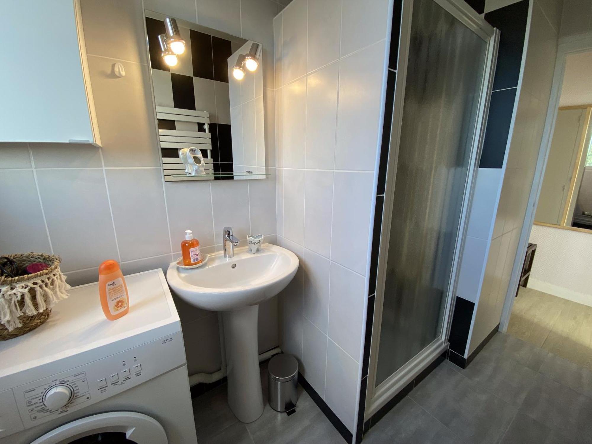 Grand Studio Calme Avec Balcon & Parking Gratuit Тур Екстер'єр фото